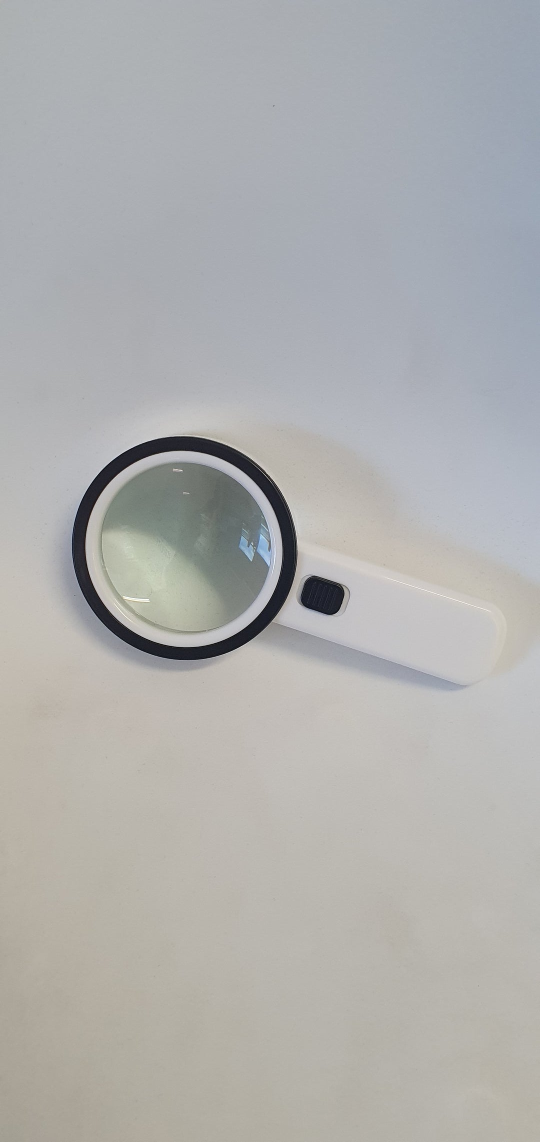 Magnifying Glass - with LED lights - HydroHQ